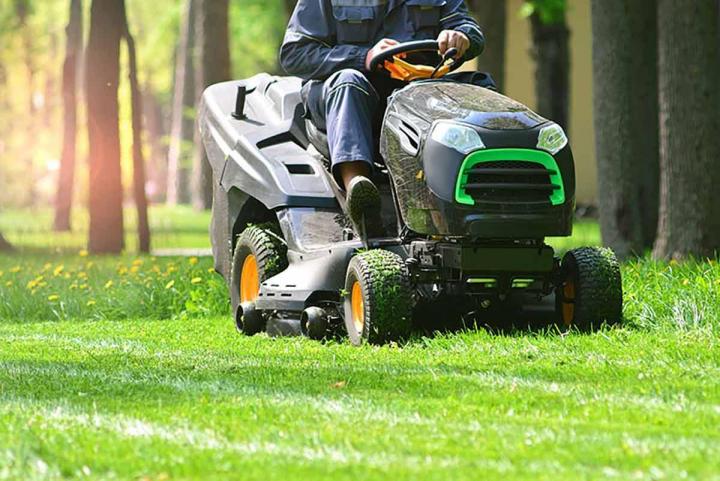 Vente et réparation de tracteurs à gazon Québec